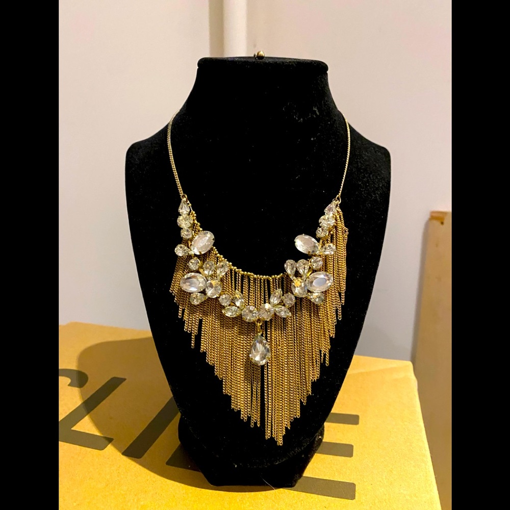 Trendy gold necklace